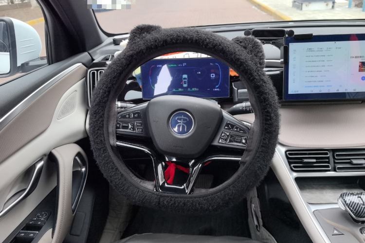 Used BYD Song Pro New Energy 2024 HONOR Edition DM-i 71KM Navigation Model
