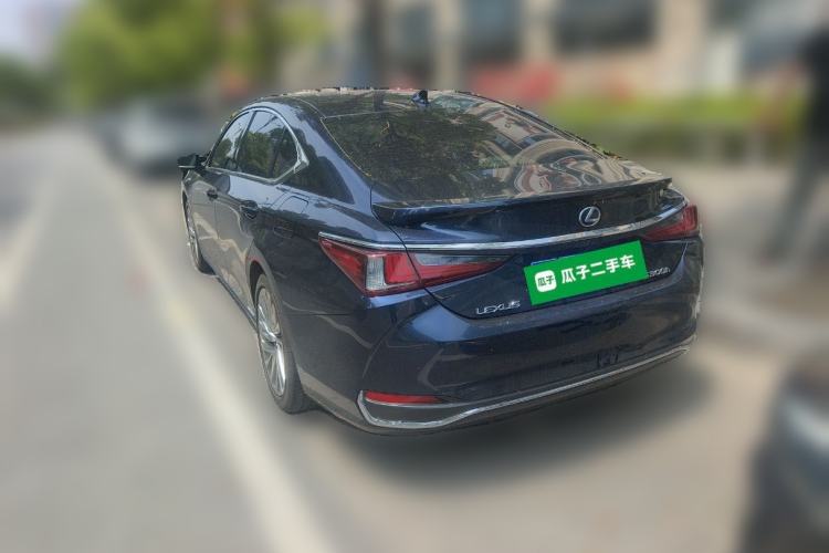 Used Lexus ES 2021 300h Executive Edition
