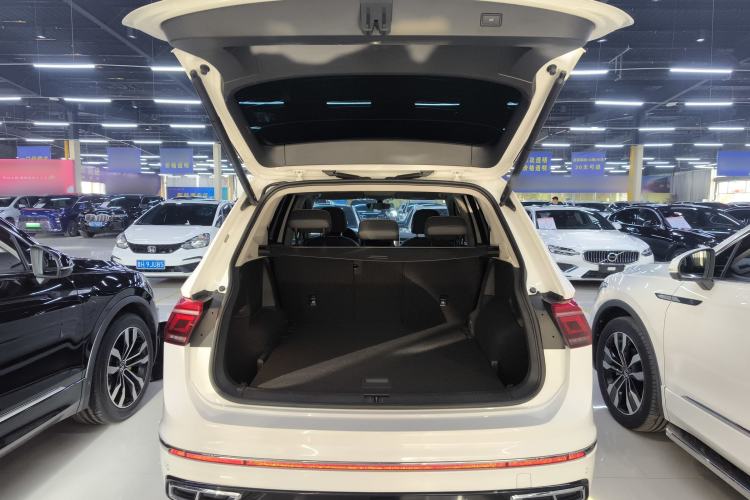 Used Volkswagen Tiguan L 2022 330TSI Automatic Two-Wheel Drive R-Line Enhanced Edition