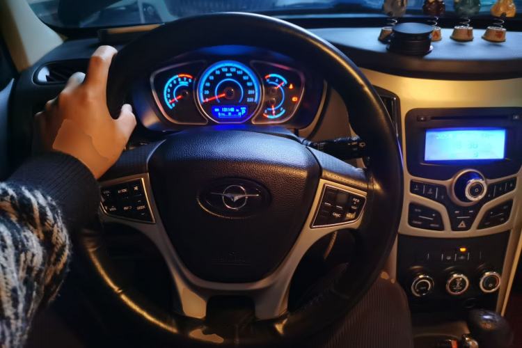 Used Haima S7 2015 2.0L Automatic ZhiShang Version
