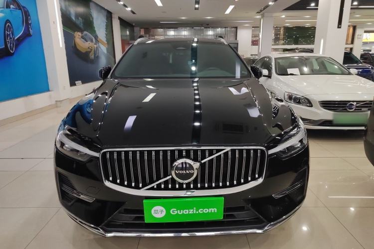 Used Volvo XC60 2023 B5 4x4 Smart Luxury Edition Front