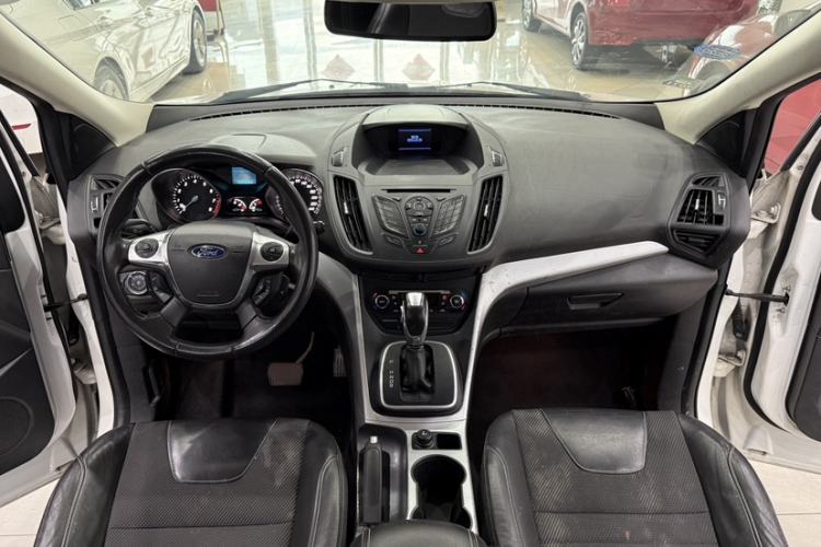Used Ford Kuga 2013 1.6L GTDi Two-Wheel-Drive Trend Model Interior 5