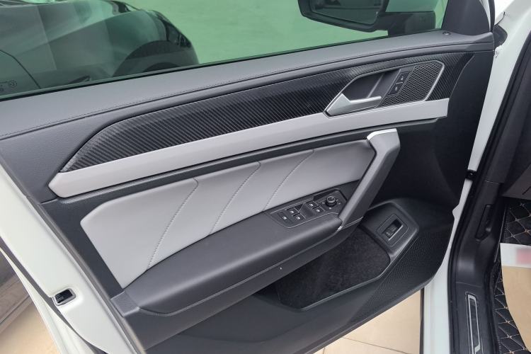 Used Volkswagen Tayron 2024 300TSI Two-Wheel-Drive Luxury Plus Advanced Version