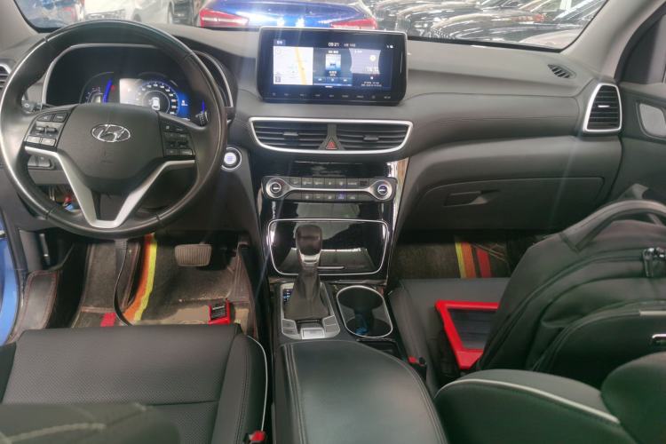 Used Hyundai Tucson 2019 280TGDi Dual-Clutch Two-Wheel Drive Fashion Edition China VI Standard
