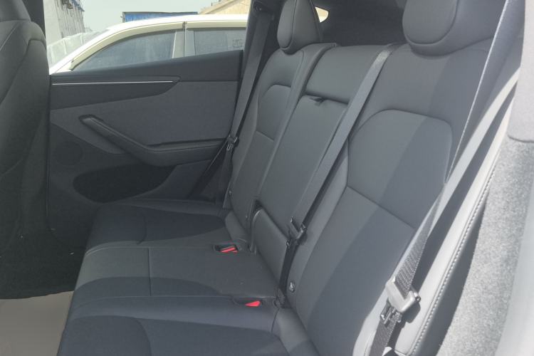 Used Tesla Model Y 2026 Rear-Drive Model
