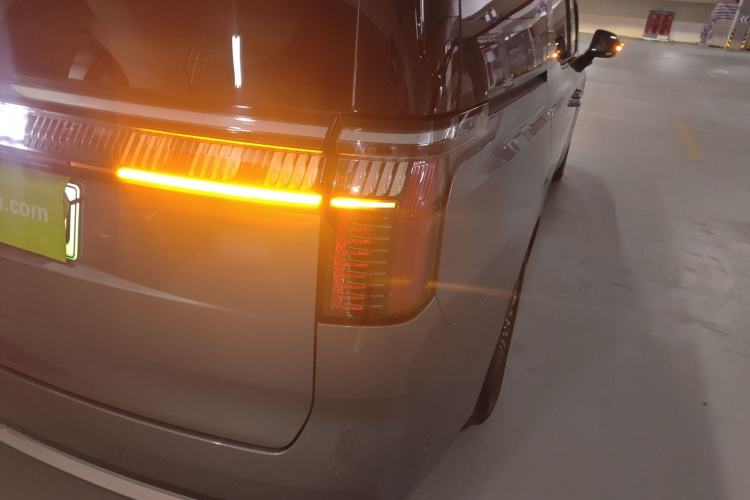 Used Zeekr 009 2024 Six-Seat Executive Version 4WD 108 kWh