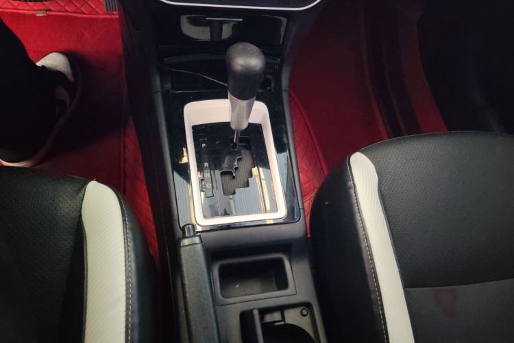 Used Mitsubishi Lancer EX 2016 1.8L CVT Black-and-White Retro Edition
