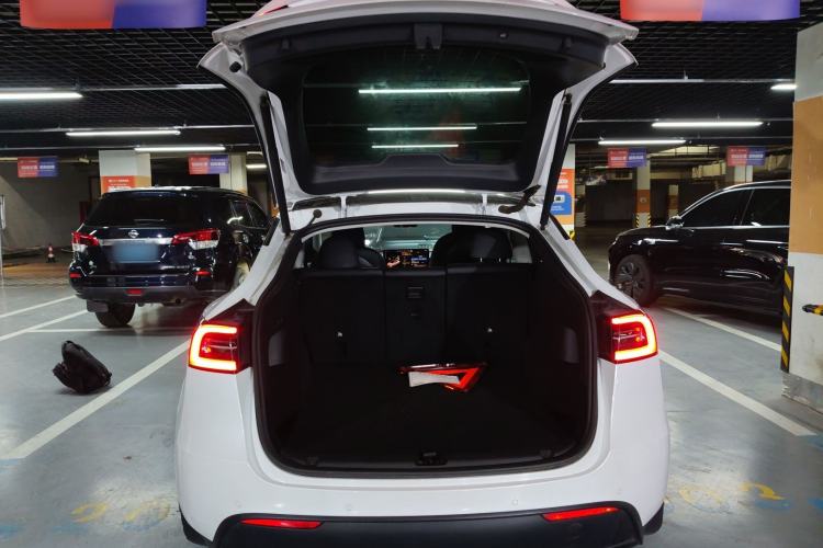 Used Tesla Model Y 2021 Long-Range All-Wheel-Drive Version
