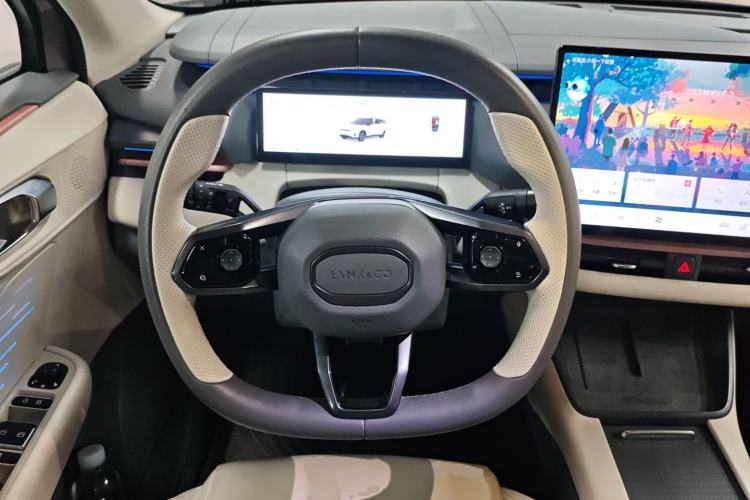 Used Lynk & Co 06 EM-P 2023 EM-P 126 Long-Range Halo Steering Wheel
