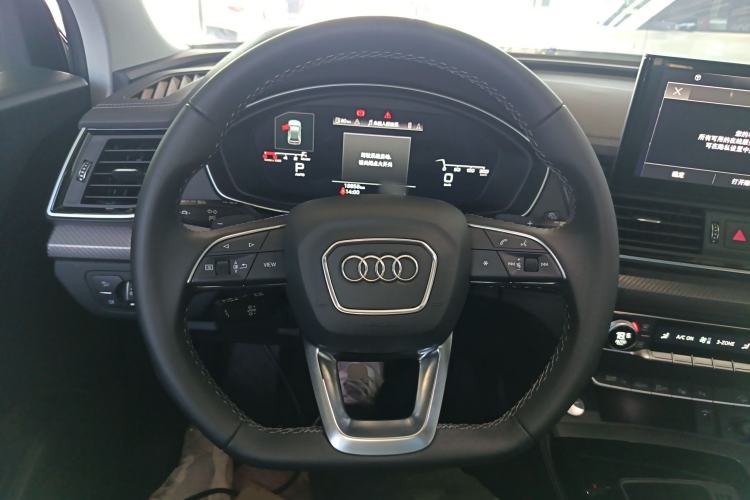 Used Audi Q5L 2022 40T Luxury Dynamic Model Steering Wheel