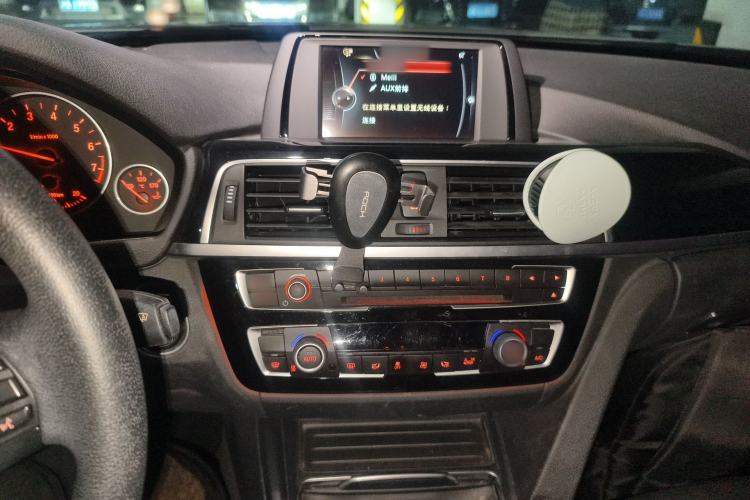 Used BMW 3 Series 2017 318i Fashion Model Audio And AC Panel