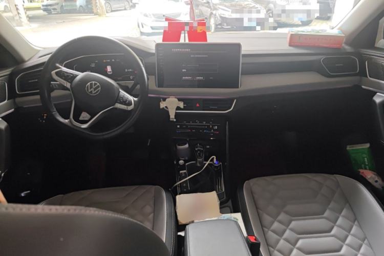 Used Volkswagen Tayron 2023 330TSI Two-Wheel-Drive Luxury Plus Advanced Version Center Console