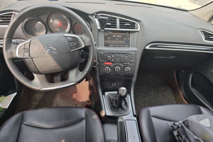 Used Citroen C4L 2014 1.8L Intelligent Drive Manual Enjoyment Model Center Console