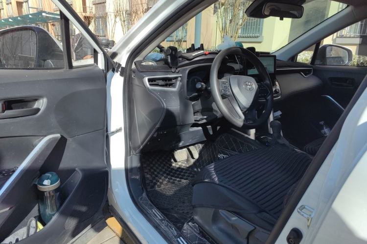 Used Toyota Corolla Cross 2024 2.0L Smart Electric Hybrid Dual-Engine Pioneer Edition
