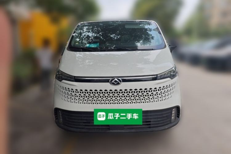 Used SAIC MAXUS Xintu V70 2023 2.0T Elite Edition Automatic Long Wheelbase Low Roof – 6/7 Seats