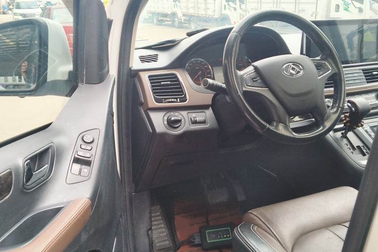 Used SAIC MAXUS G10 2016 2.0T Automatic Luxury Executive Edition Driver Seat