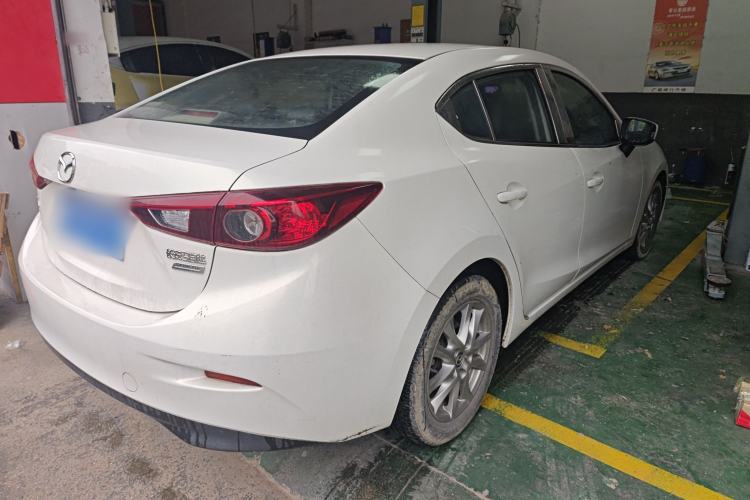 Used Mazda 3 Axela 2016 Sedan 1.5L Automatic Comfort Model
