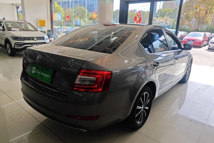 Used Skoda Octavia 2016 1.6L Automatic Smart Drive Edition Rear Right 45 Deg