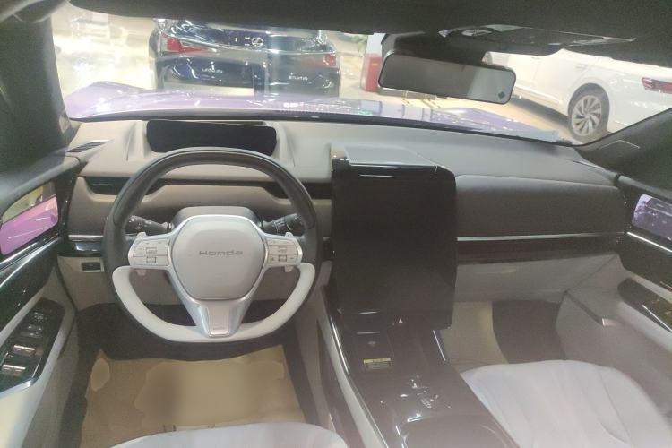 Used Honda P7 2025 Four-Wheel Drive Long-Range Max Center Console