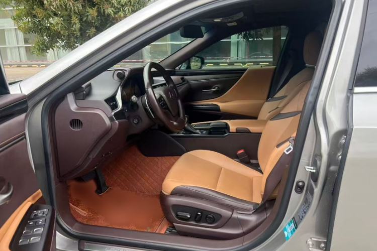 Used Lexus ES 2020 200 Excellence Edition
