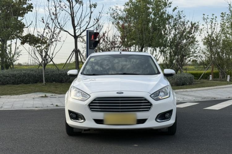 Used Ford Escort 2015 1.5L Automatic Fashion Model Exterior 6