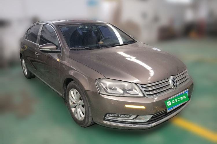 Used Volkswagen Magotan 2012 Revised Version 2.0 TSI Luxury Edition Front Right 45 Deg