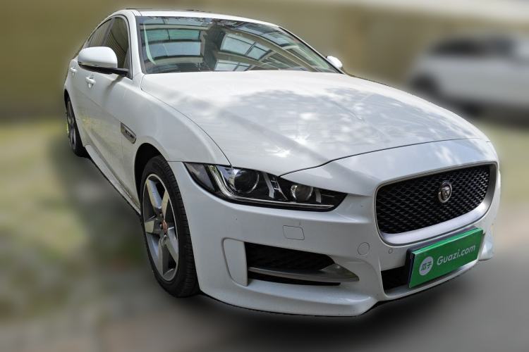 Used Jaguar XE 2018 2.0T 300 PS All-Wheel-Drive R-Sport Sport Edition Front Right 45 Deg