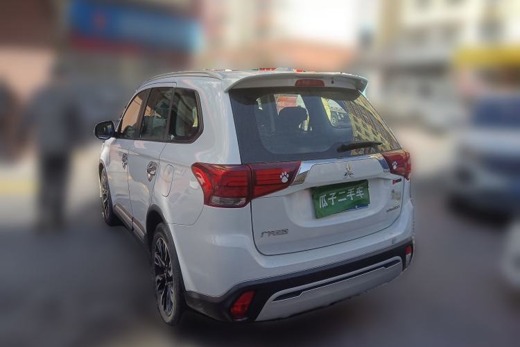 Used Mitsubishi Outlander 2019 2.0L Two-Wheel Drive Comfort Edition 5 Seats China V Standard
