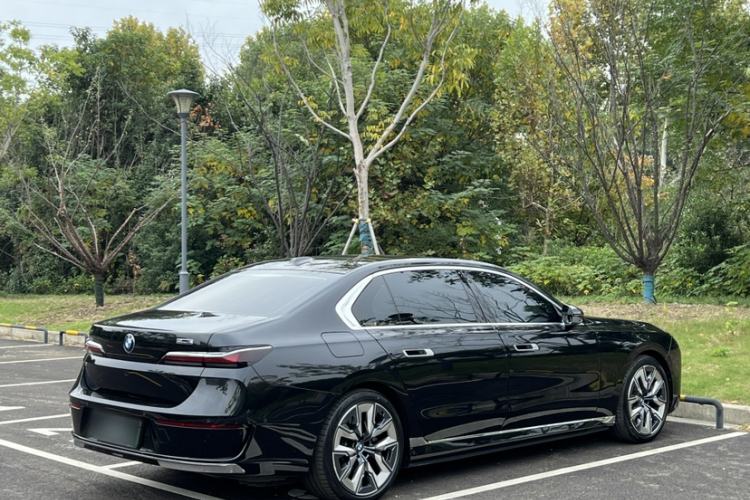 Used BMW i7 2023 eDrive50L Prestige Luxury Package
