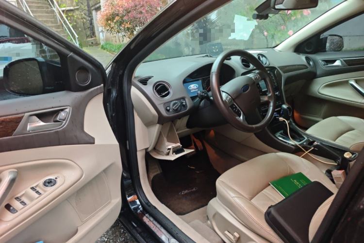 Used Ford Mondeo 2011 2.0L GTDi240 Ultimate Edition Driver Seat