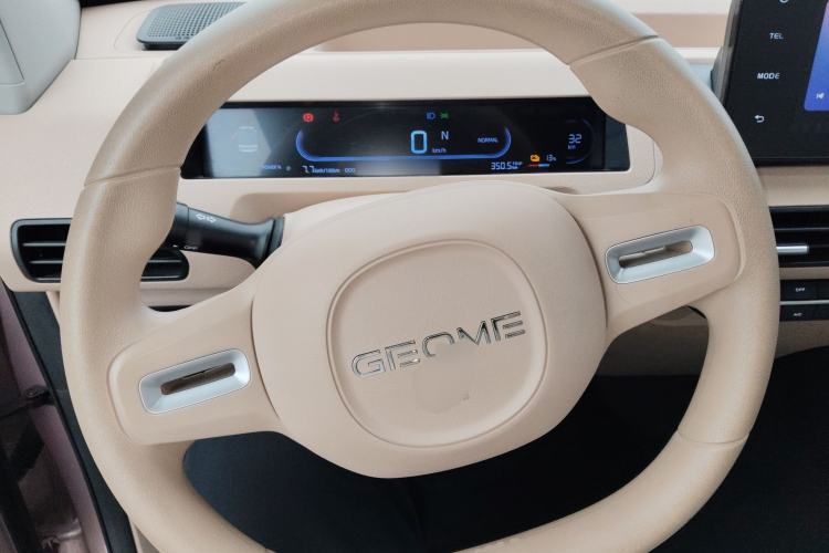 Used Geely Galaxy Panda 2024 Panda Mini 200km Endurance Bear Steering Wheel