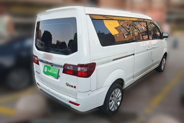 Used Jinbei Gold Hiace M Classic 2022 1.5L Travel Lion Passenger Van 6 Seats