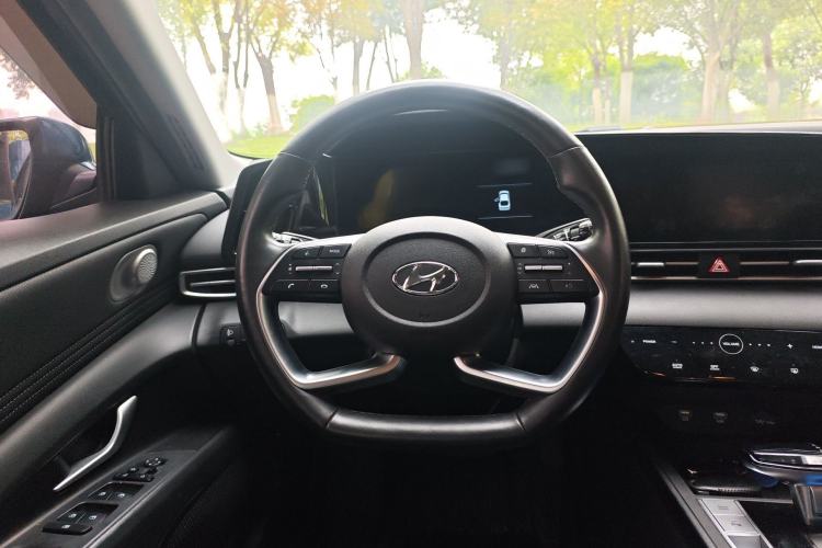 Used Hyundai Elantra 2021 1.5L CVT LUX Prestige Edition