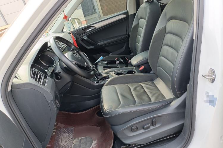 Used Volkswagen Tiguan L 2020 330TSI Automatic Two-Wheel Drive Smart Luxury Edition China VI Standard Left Front Seat