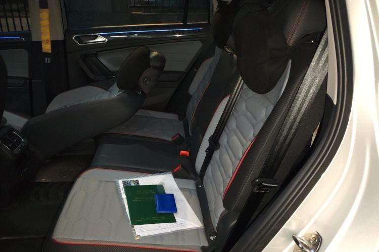 Used Volkswagen Tiguan L 2023 330TSI Automatic Two-Wheel Drive R-Line Flagship Edition Left Rear Seat