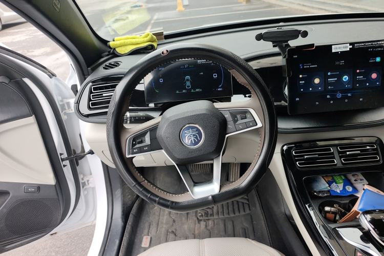 Used BYD Qin PLUS 2023 Champion Edition DM-i 55KM Leading Model Steering Wheel