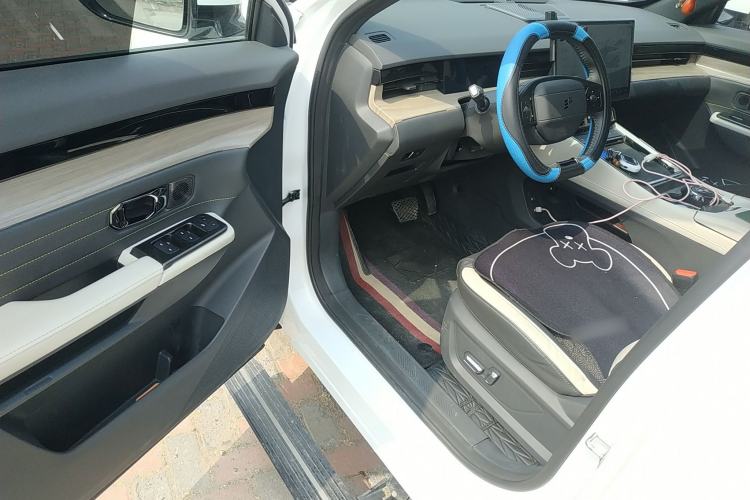 Used JETOUR Shanhai L6 2024 1.5TD DHT MAX
