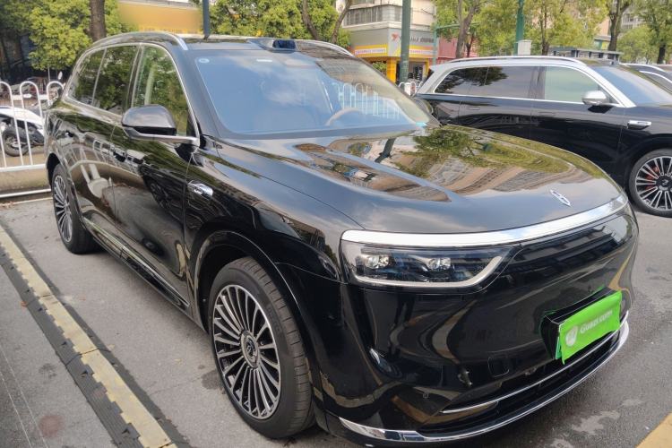 Used Hima AITO M8 2025 Extended-Range Ultra Version 53.4 kWh 6-Seater Edition Front Right 45 Deg