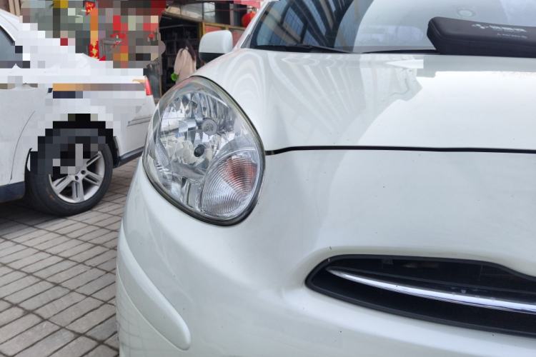 Used Nissan March 2015 1.5L Automatic E-Xuan Edition Right Front Headlight