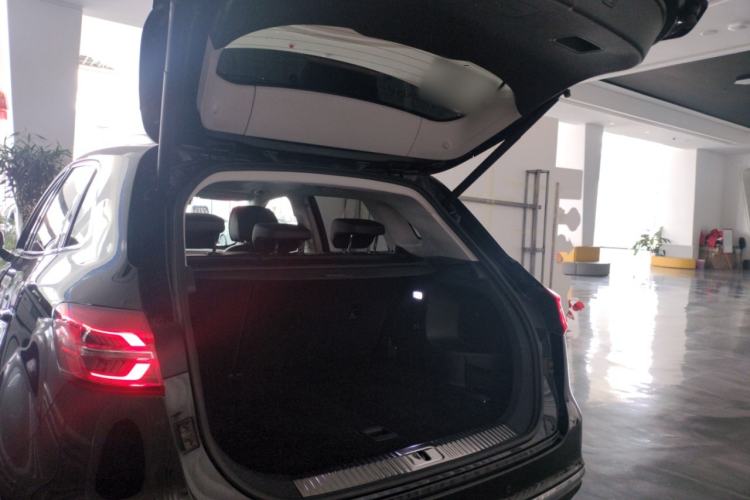 Used Hongqi HS5 2022 Revised Version 2.0T Smart Connect Flagship Edition
