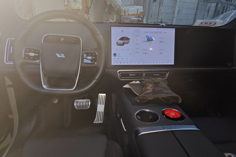 Used Li Auto L6 2024 Pro Model Center Console