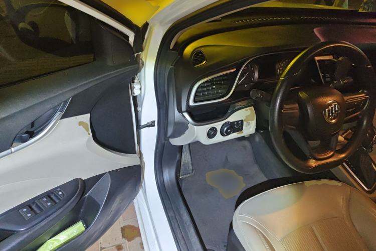 Used Buick GT 2017 15N Automatic Elite Version Driver Seat