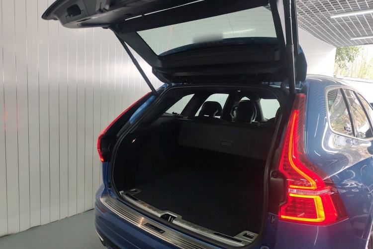 Used Volvo XC60 2019 T5 4x4 Smart & Dynamic Sport Edition China VI Standard
