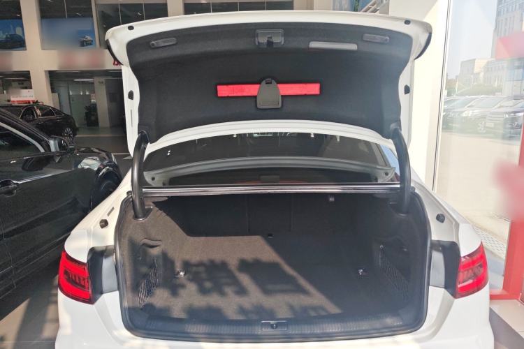 Used Audi A4L 2019 40 TFSI Fashion Edition China VI Emission Standard
