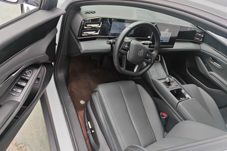 Used BYD Qin L 2025 DM-i Smart Drive 120KM Superior Model