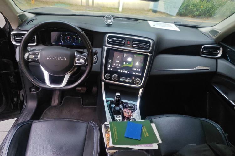 Used Lynk & Co 01 EM-P 2018 1.5T PHEV JingPro National Emission Standard V Center Console