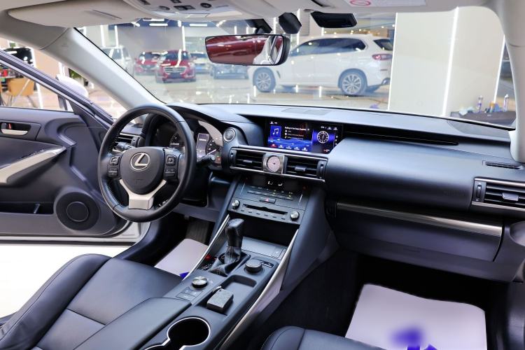 Used Lexus IS 2017 300 FENGSHANG Edition
