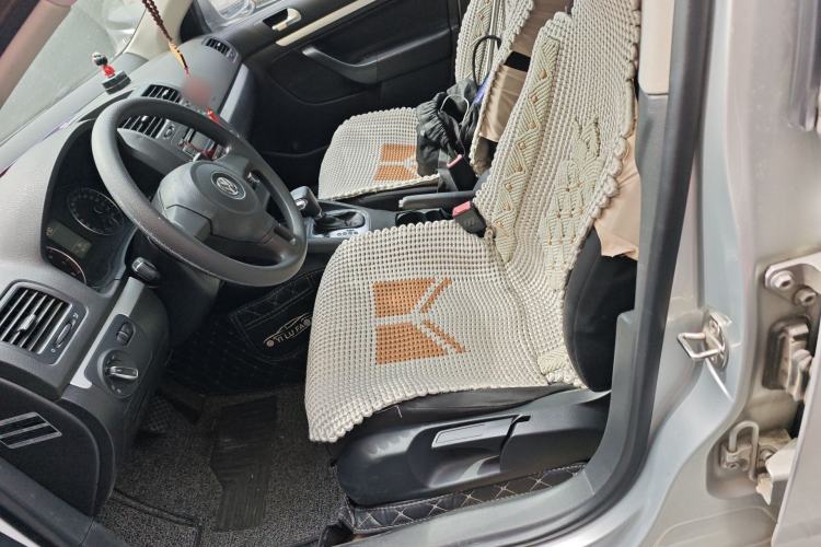 Used Volkswagen Sagitar 2011 1.6L Automatic Comfort Edition Left Front Seat