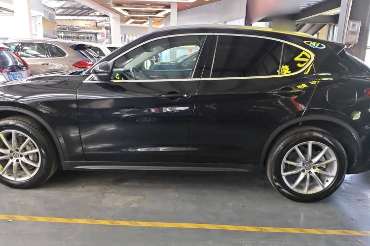 Used Alfa Romeo Stelvio 2017 2.0T 200HP Luxury Edition
