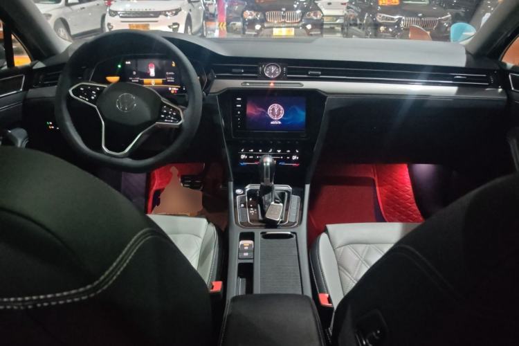 Used Volkswagen Magotan 2023 2 Million Units Limited Edition 330TSI DSG Leading Version
